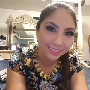 Meet your Posher, Damaris